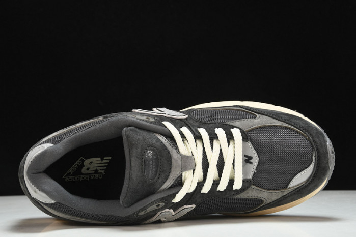 New Balance M2002RHO