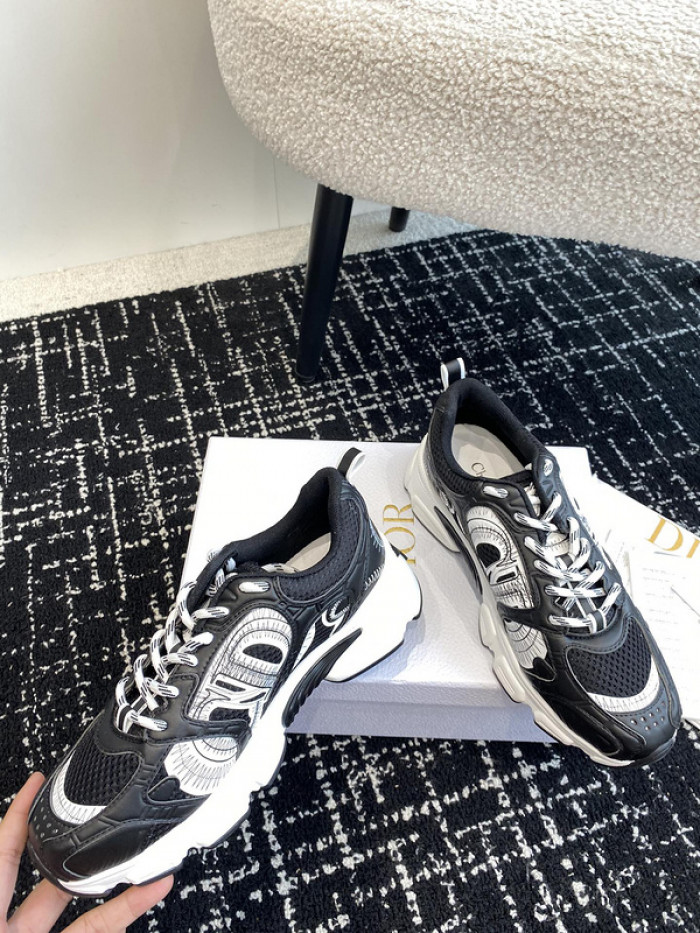 DIO* SNEAKER