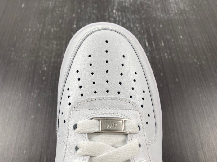 NIKE AIR FORCE 1 LOW