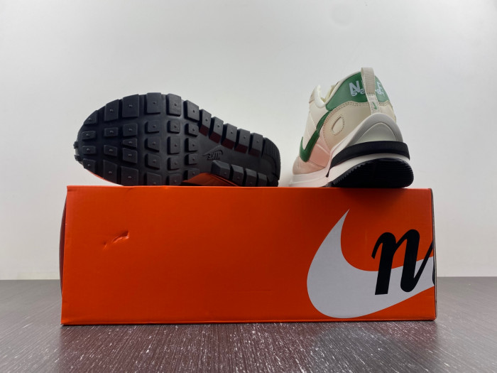 Sacai x VaporWaffle DD1875-102