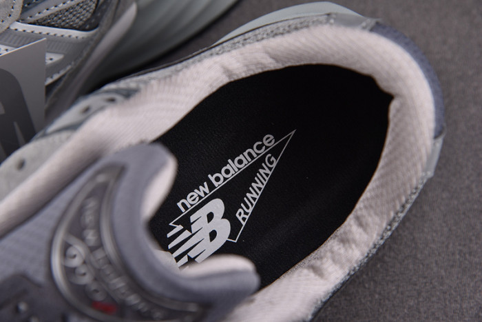 New Balance M990GL6