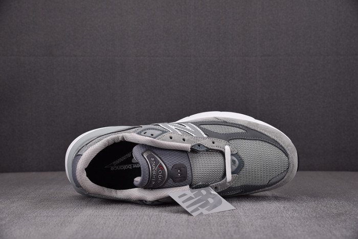 New Balance M990GL6