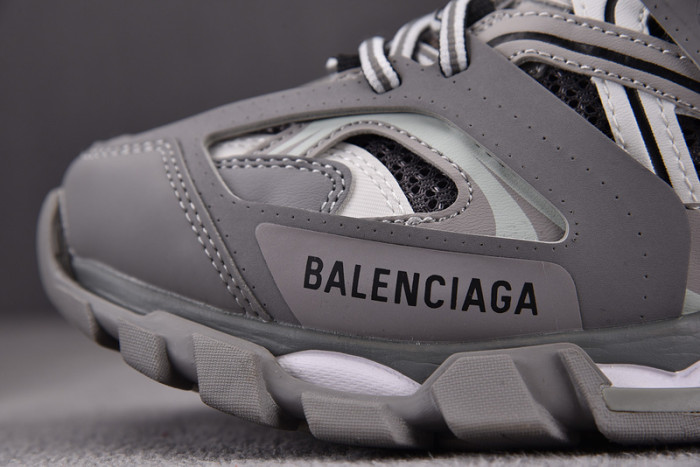 Ba*len*cia*ga track