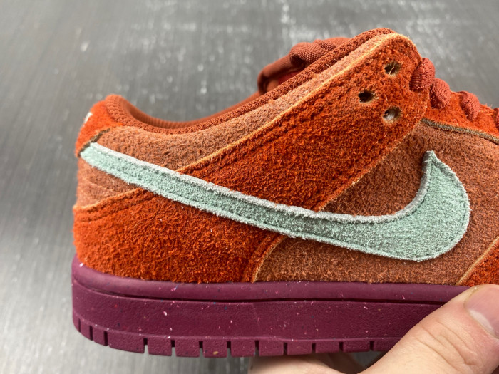 Nike SB Dunk Low