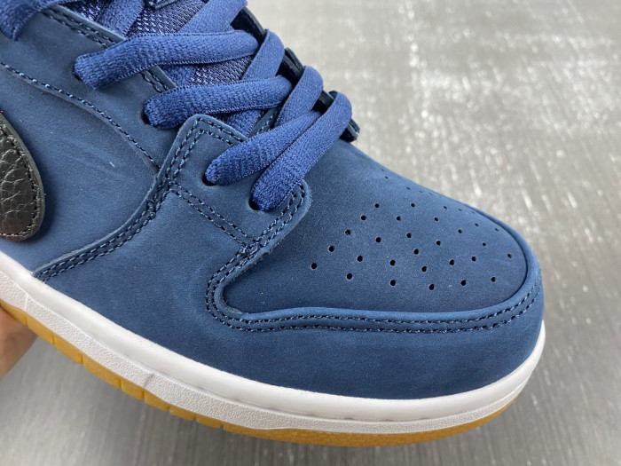 Nike Dunk Low Pro ISO SB