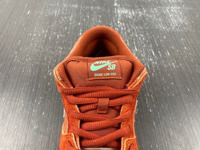 Nike SB Dunk Low