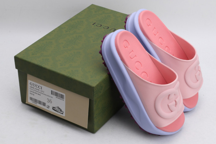 G*u*i sandals