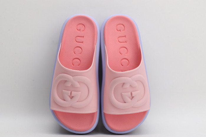 G*u*i sandals