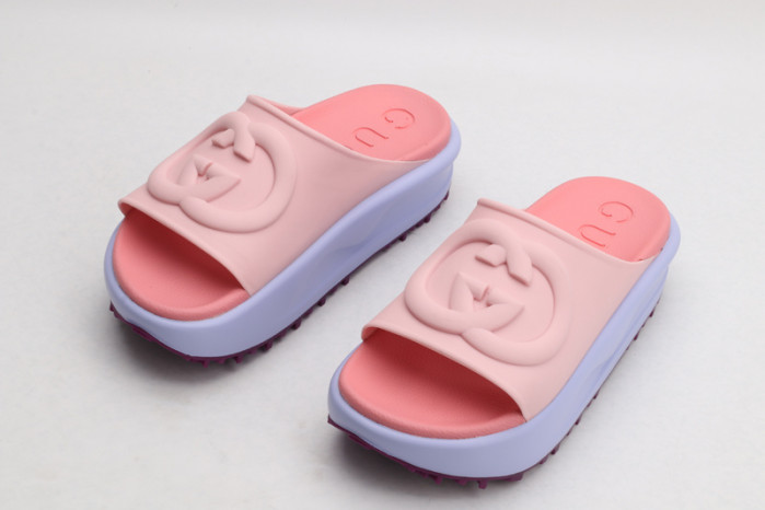 G*u*i sandals