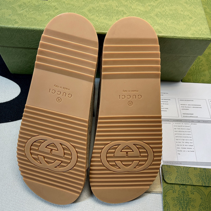 G*u*i sandal