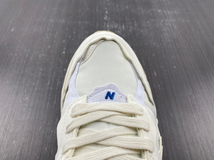 New Balance 2002R M2002RDC