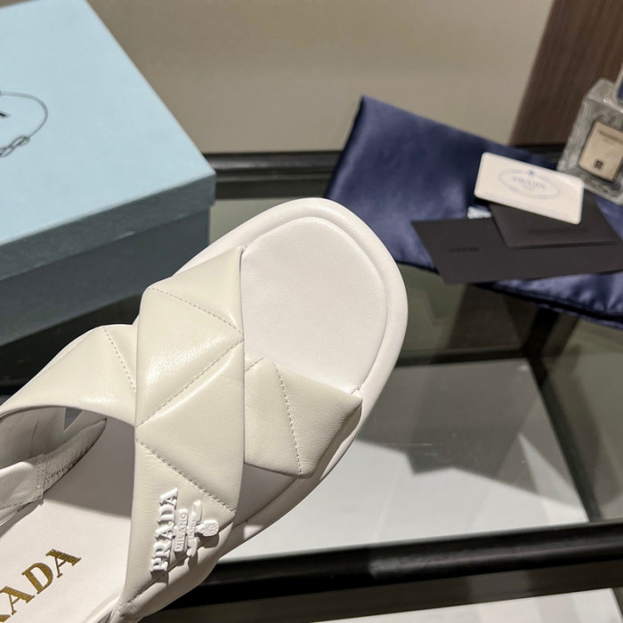 Pra*a sandal