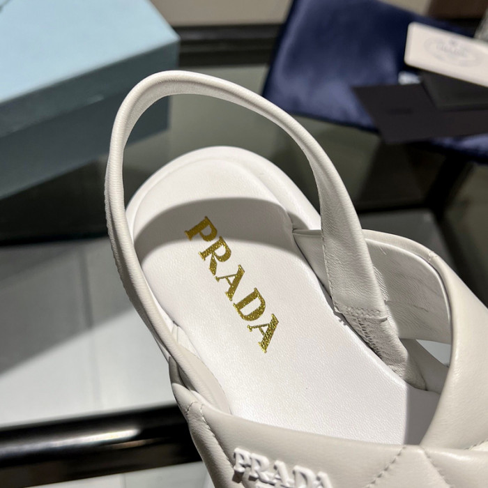 Pra*a sandal