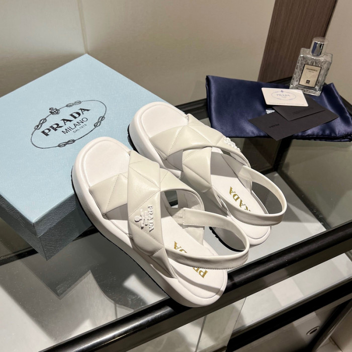 Pra*a sandal