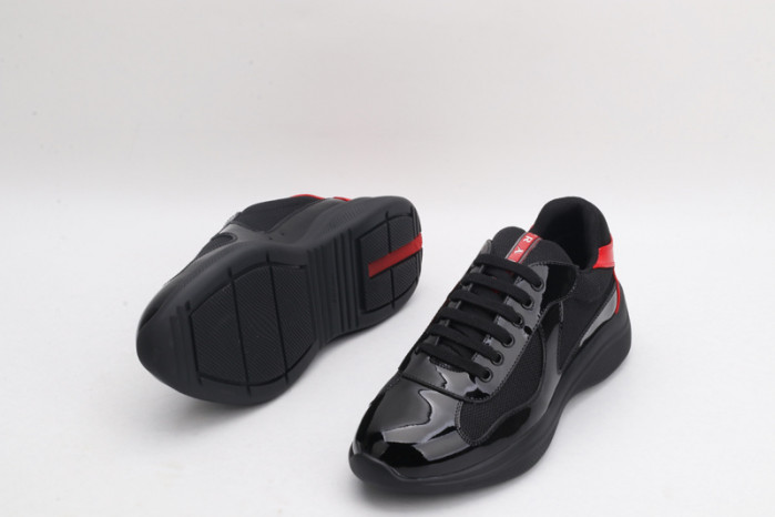 Pra*a sneaker