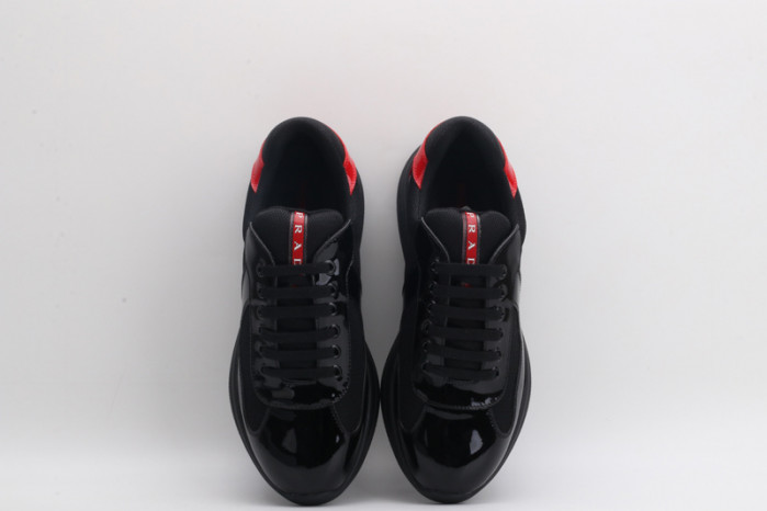 Pra*a sneaker