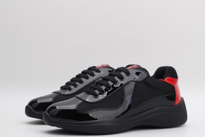 Pra*a sneaker