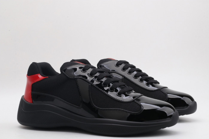 Pra*a sneaker