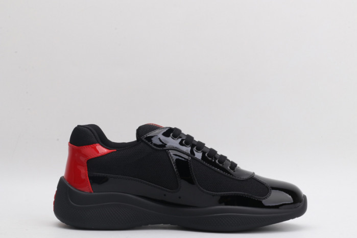 Pra*a sneaker