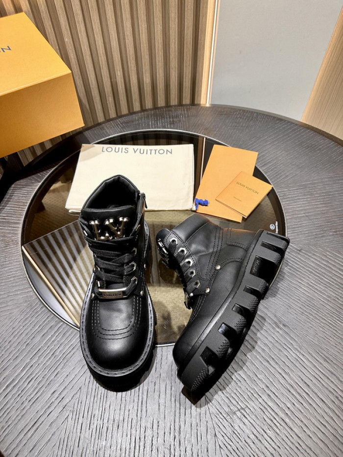 LO1_VTS BOOTS