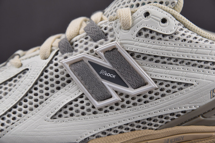 New Balance M1906RP