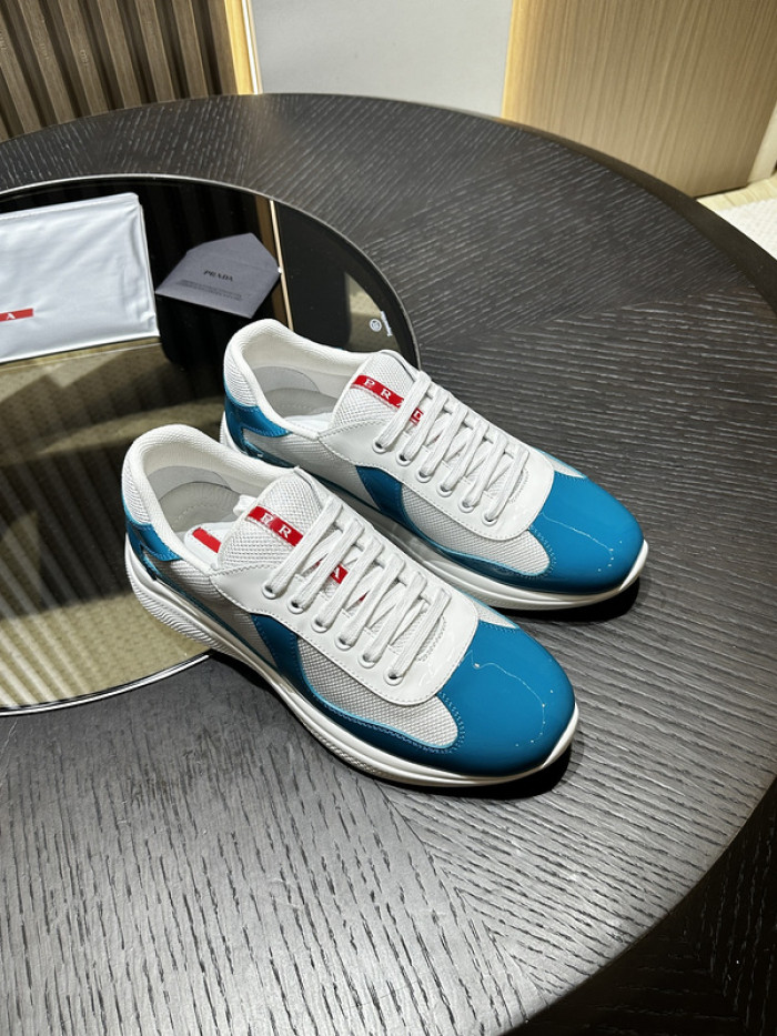Pra*a sneaker