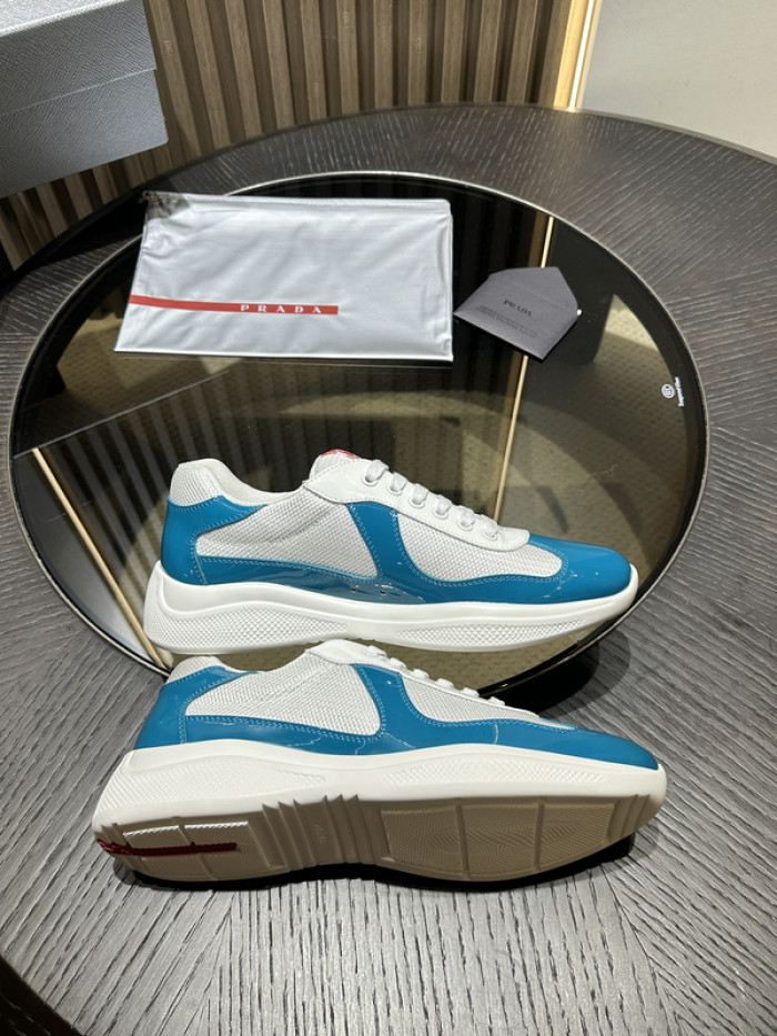 Pra*a sneaker