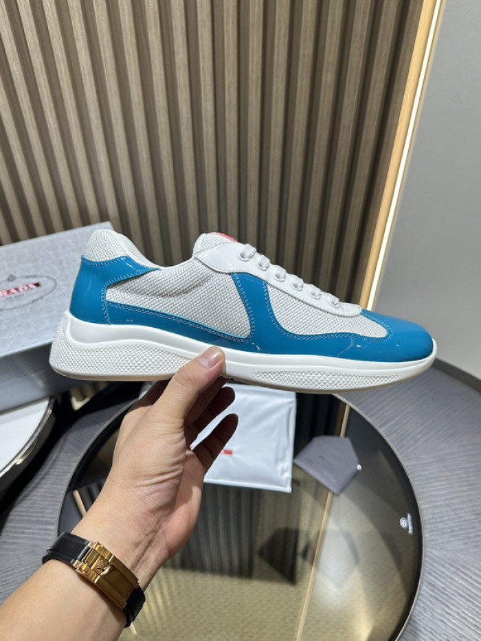 Pra*a sneaker