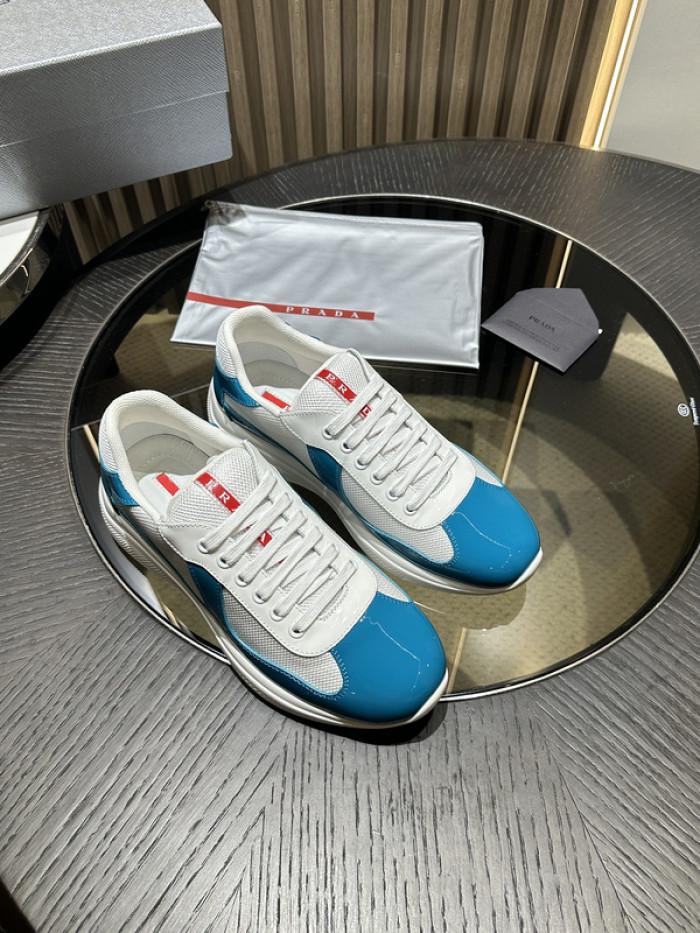 Pra*a sneaker