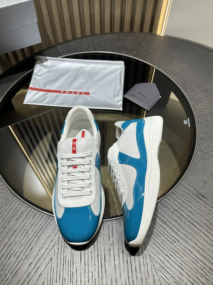 Pra*a sneaker