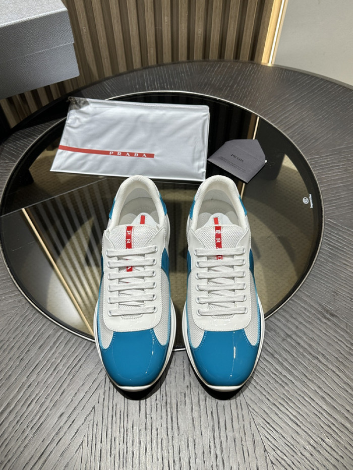 Pra*a sneaker