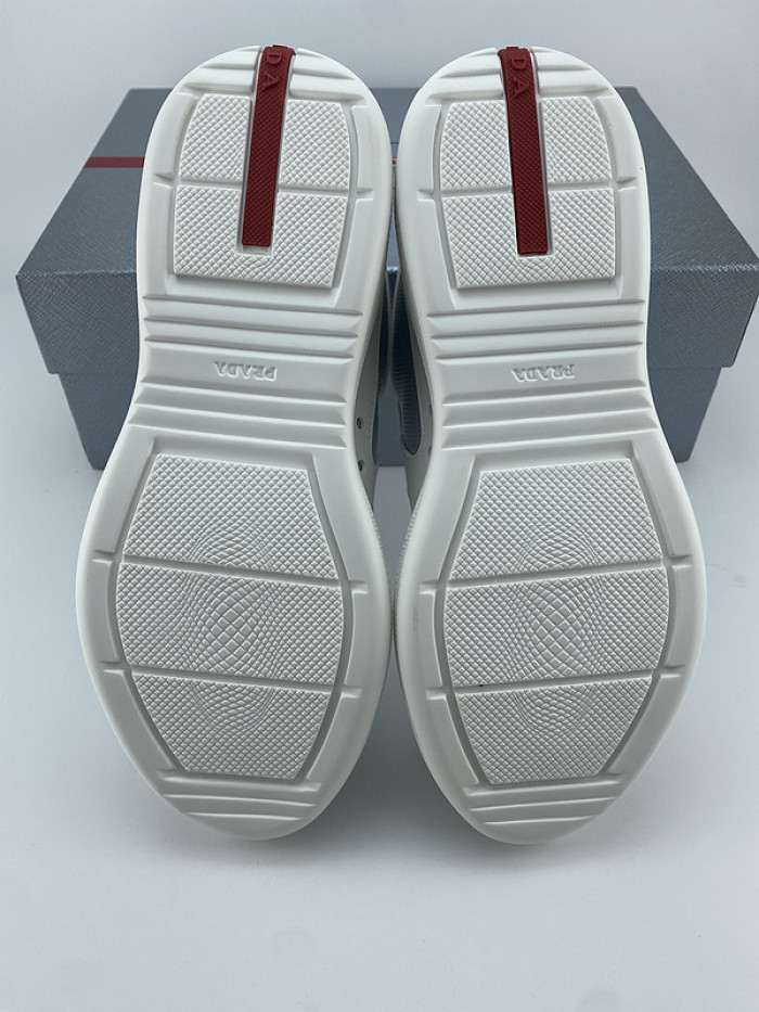 Pra*a sneaker