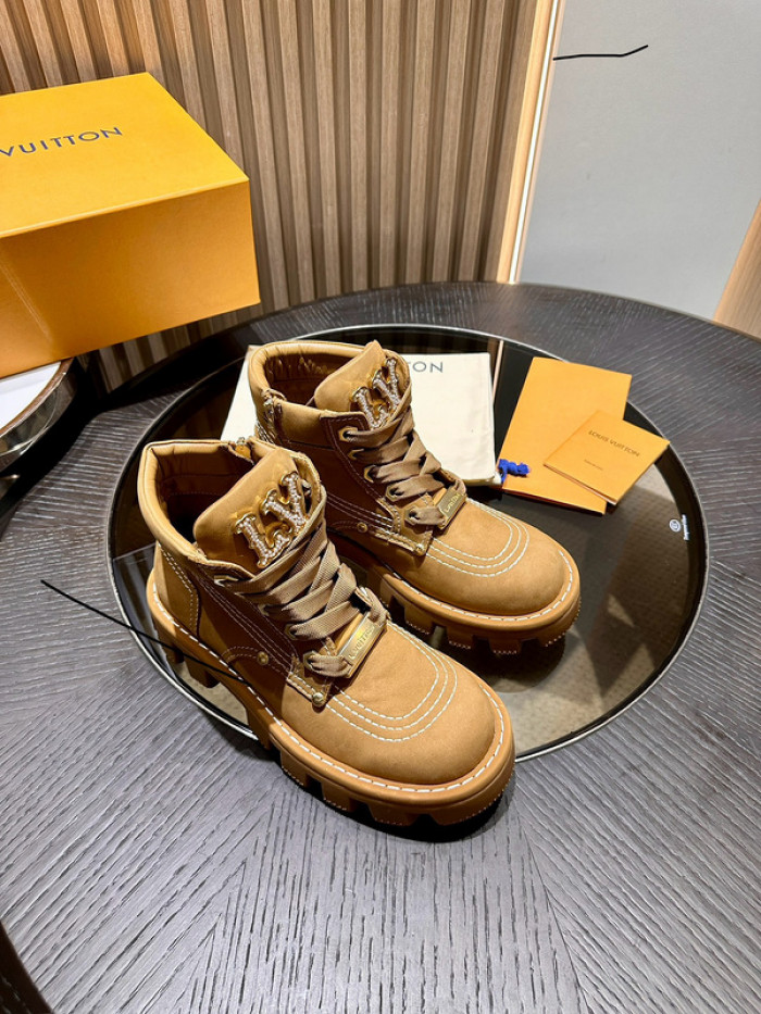 LO1_VTS BOOTS