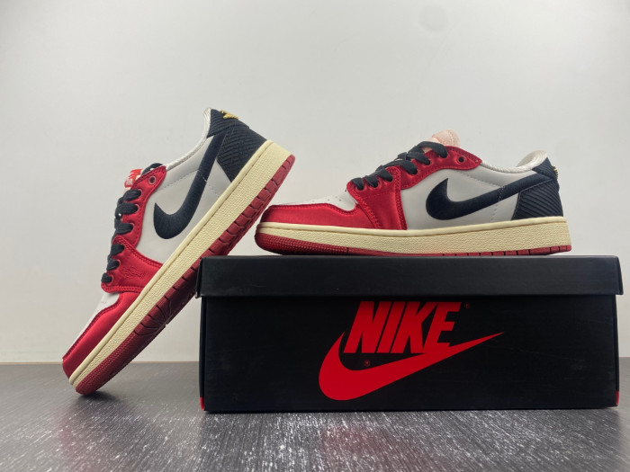 AIR JORDAN 1 RETRO LOW OG