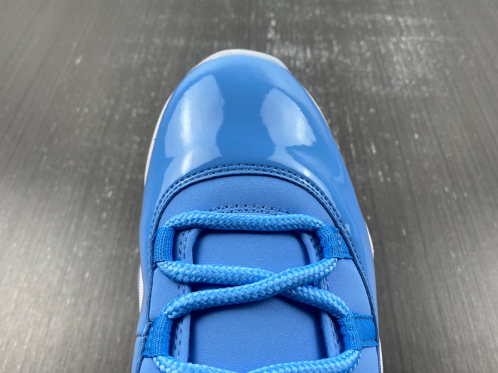 Air Jordan Ultimate Gift of Flight (11/29) - 717602-900