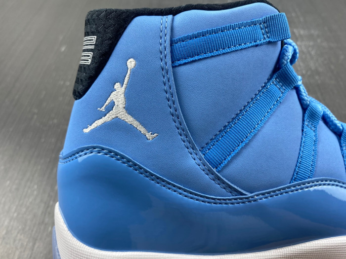 Air Jordan Ultimate Gift of Flight (11/29) - 717602-900