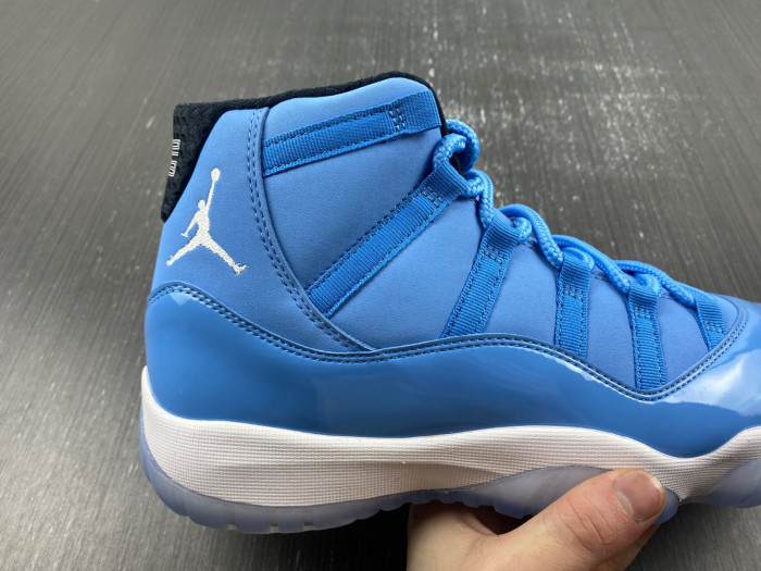 Air Jordan Ultimate Gift of Flight (11/29) - 717602-900