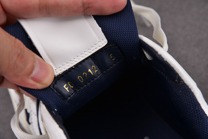LO1_VTS SNEAKER