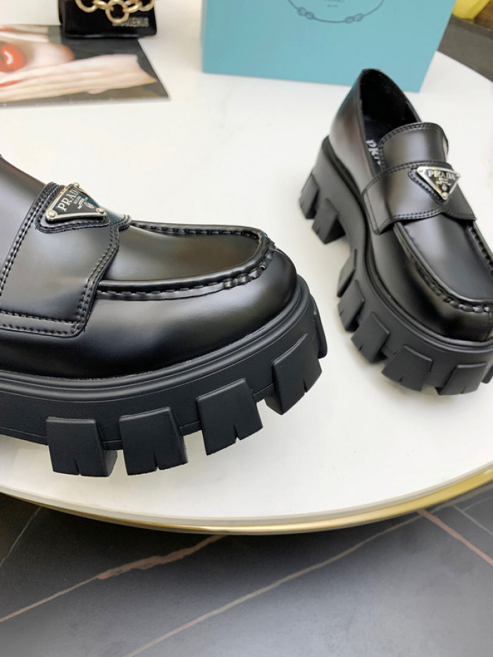 Pra*a shoes